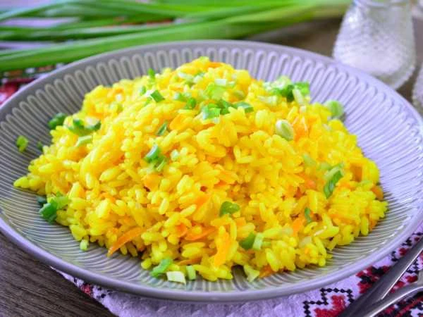 🍚 Рис с куркумой и овощами на сковороде.

Ингредиенты:

• Рис длинный - 150 г
• Морковь - 40 г
• Лу