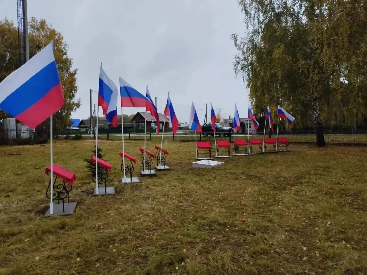 В деревне Салауши сегодня открыли Аллею Памяти в честь бойцов, отдавших жизнь за Родину...