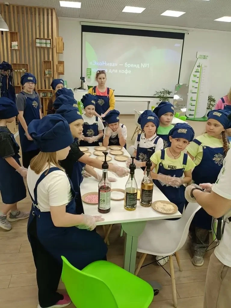📍25 мая ученики 2 «Б» класса побывали на сыродельном заводе «Эконива» в с. Щучье Лискинского района 