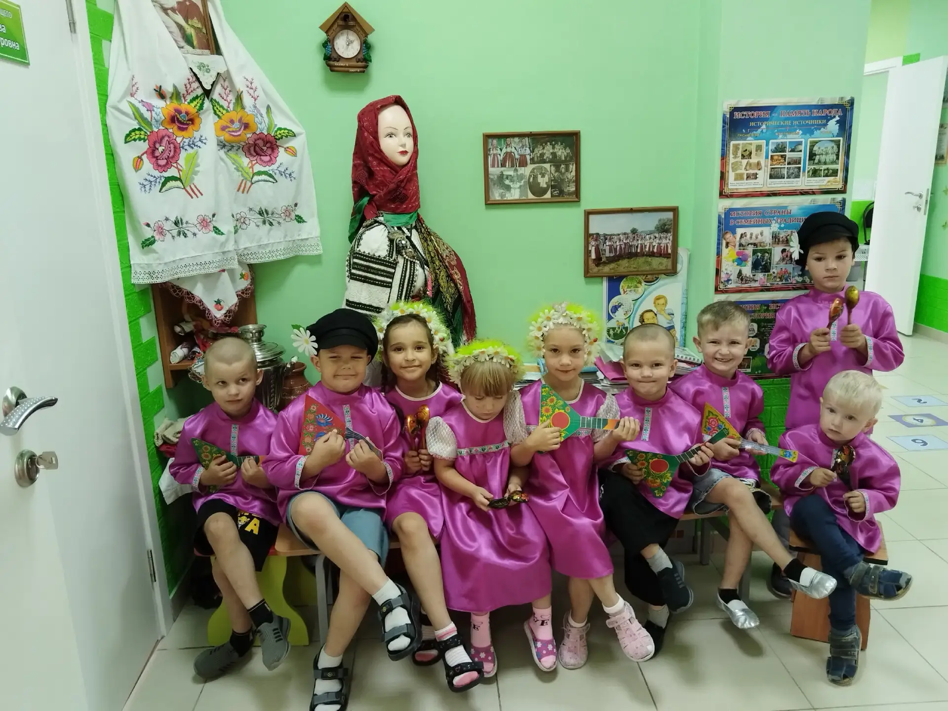 День фольклора.                                  Единый день фольклора отмечается в России 17 июля. 