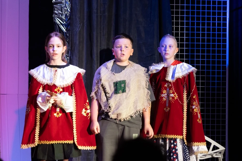В царстве Йагупопа 🦜   🎭 Сегодня наши юные артисты из школьной театральной студии «ТИМ» перенесли зр
