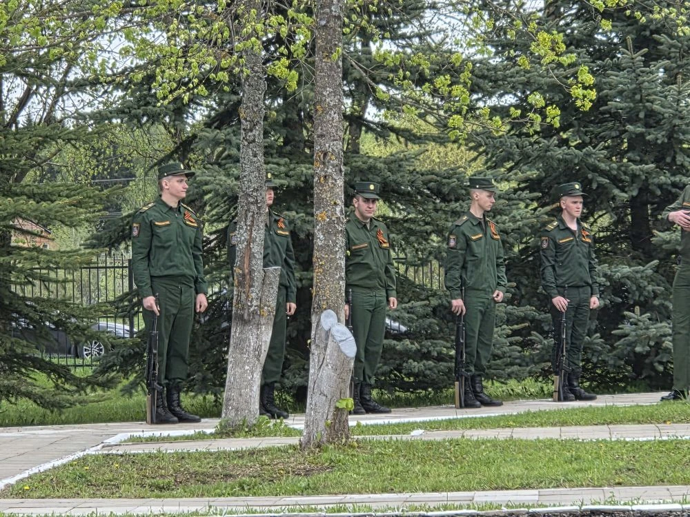 Наш юнармейский отряд «Русичи» принял участие в торжественном митинге, посвящённом Дню Победы, котор