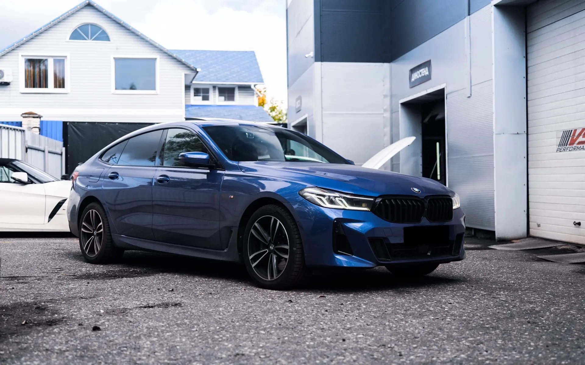 Интересная модификация BMW 630i GT с 3-литровым бензиновым мотором B58 и изрядно задуше...