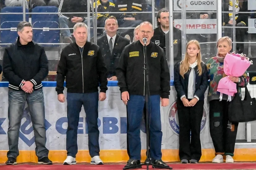 🥅7 сентября в СЗК «Дизель-Арена» состоялся первый домашний матч по хоккею.