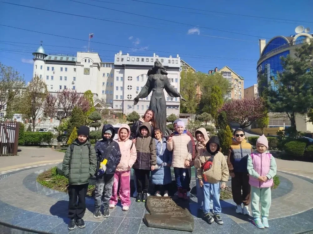 В субботу ученики 1 «Д» класса ездили на обзорную экскурсию по г. Ростову-на-Дону🌎