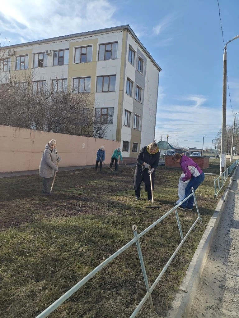 В Теплоэнерго стартовали весенние коллективные уборки территории и прилегающих обществе...