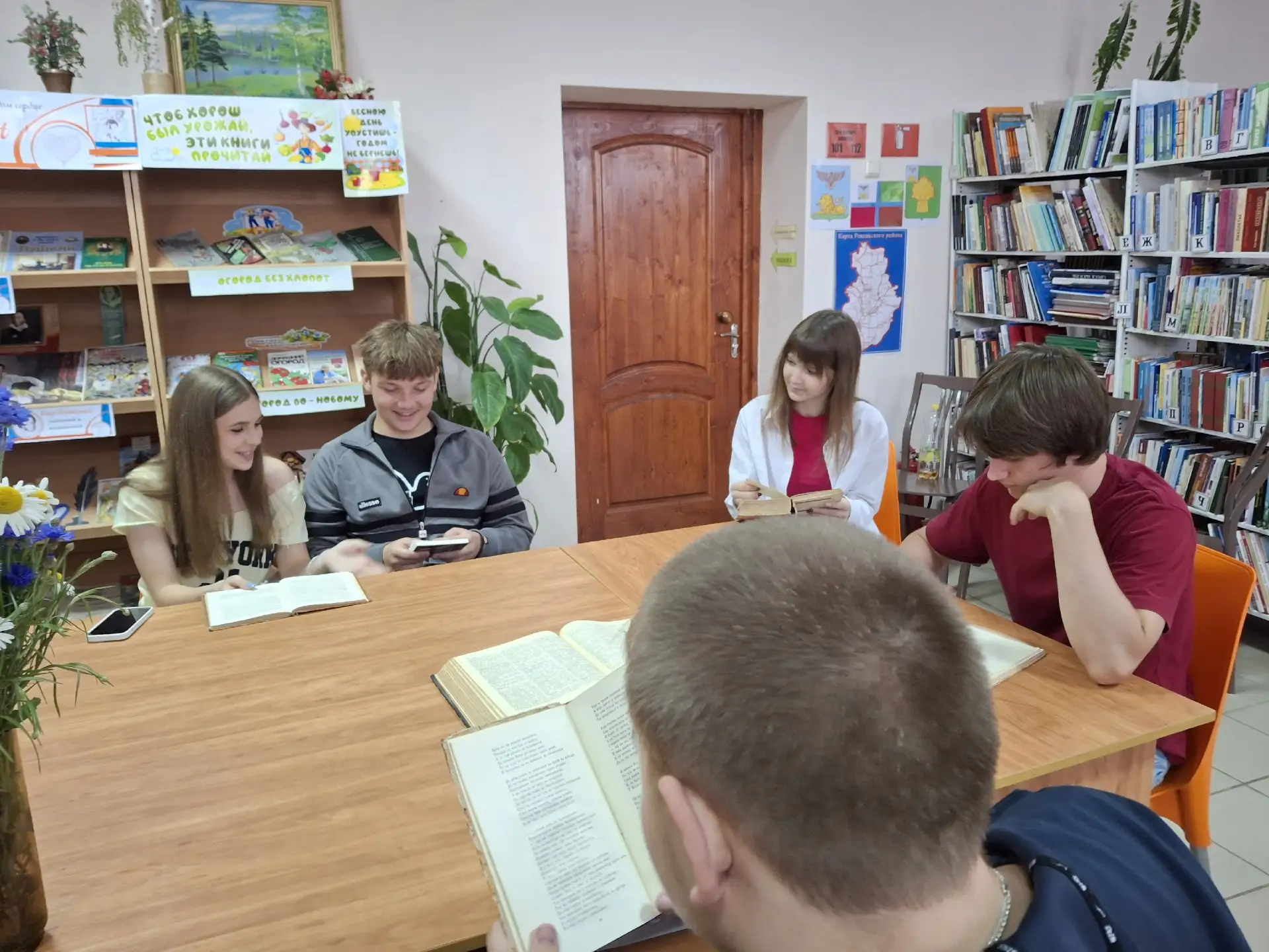 Сегодня в Жабской библиотеке прошел час удивлений «Книжные раритеты нашей библиотеки».
В начале меро