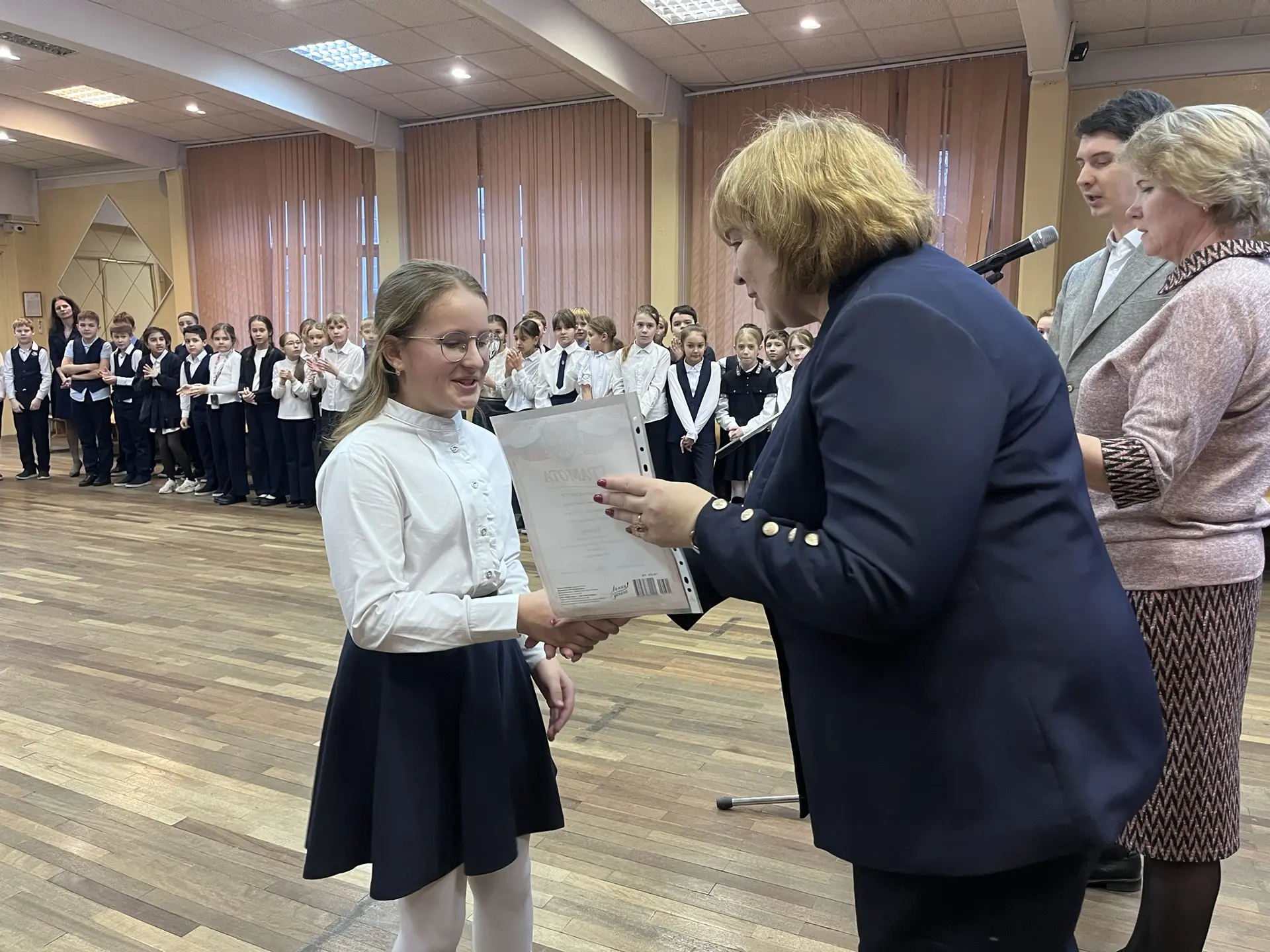 Сегодня с Филиале №1 для учащихся 4-х и 5-х классов состоялась линейка, посвященная итогам 1 полугод