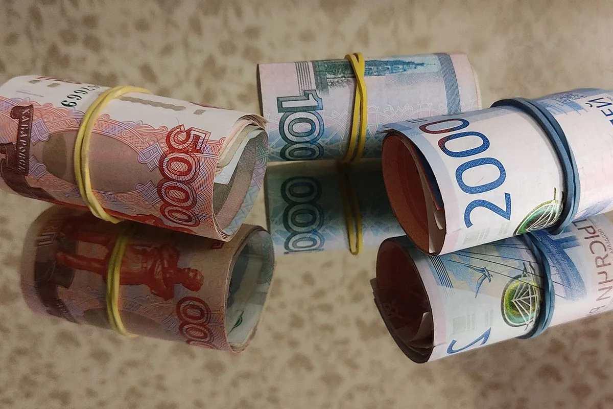 Суд взыскал с «дроппера» 835 тысяч рублей в пользу обманутого пенсионера из Тулы

Прокуратура Центра