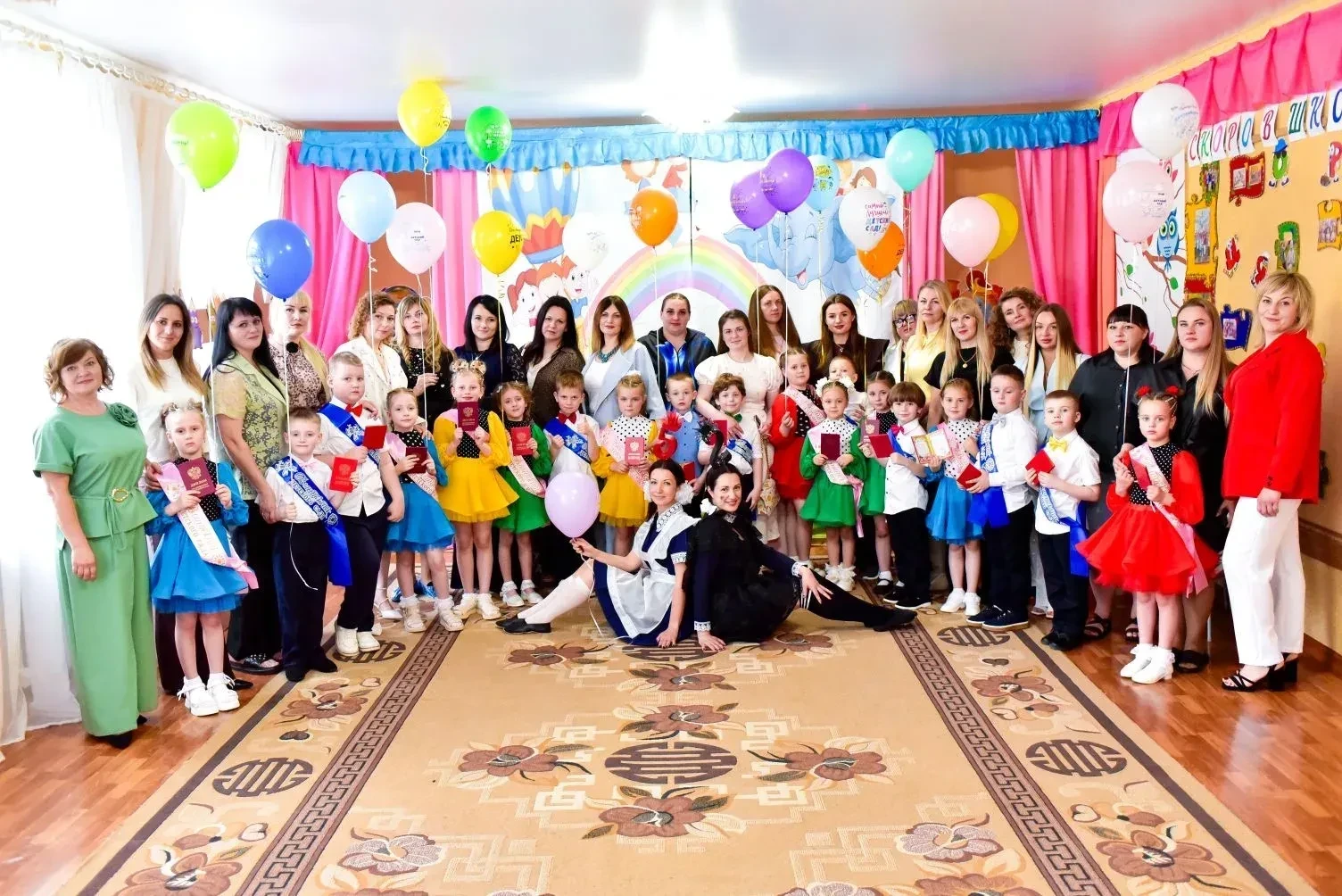 🎈В дошкольных учреждениях Енакиево прошли выпускные утренники