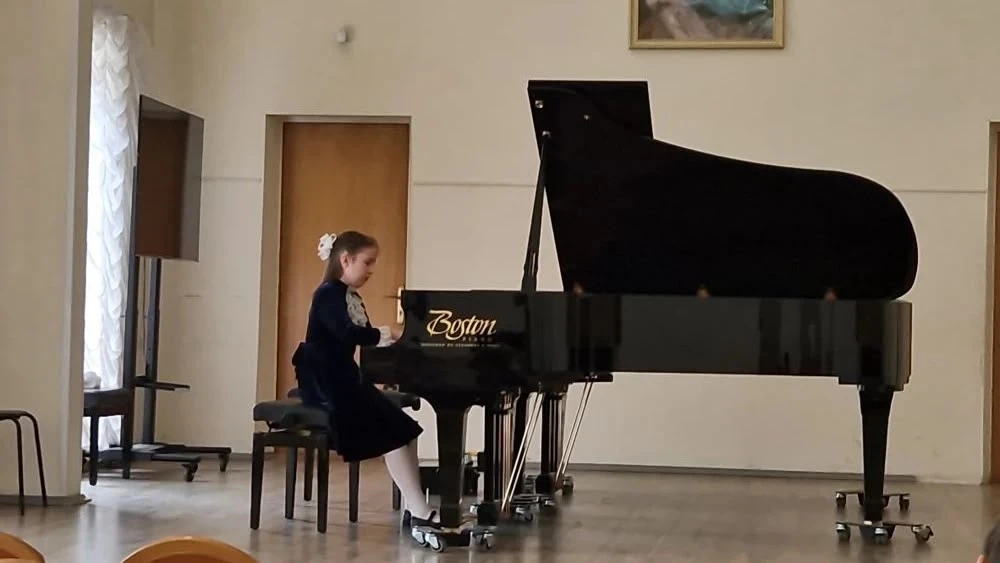 🎹 Ученица 3Б класса Хусяйнова Аида стала лауреатом I степени Международного открытого конкурса музык