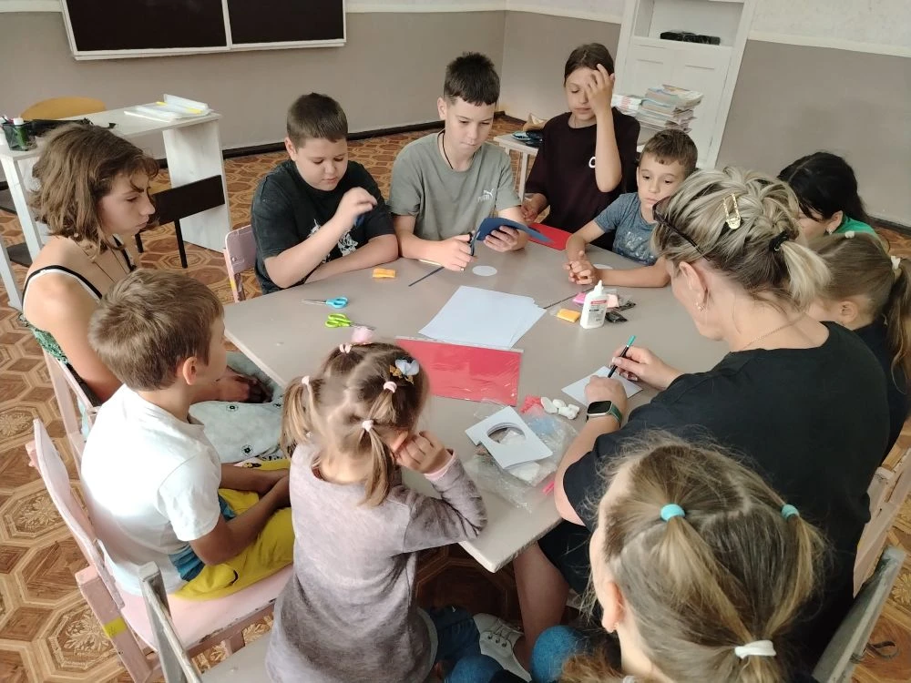 ☀️🧩 МАСТЕР - КЛАССЫ В ПРИШКОЛЬНОМ ЛАГЕРЕ: ТВОРЧЕСТВО, ВКУС И ЛЮБОВЬ К РОДИНЕ 🇷🇺 

☀️💫 Лето в при