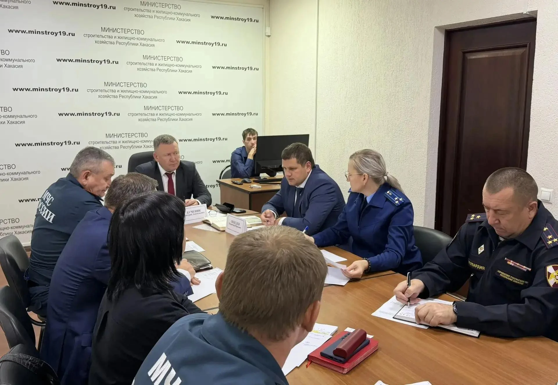 Режим повышенной готовности могут ввести в Хакасии. Об этом после заседания комиссии по...