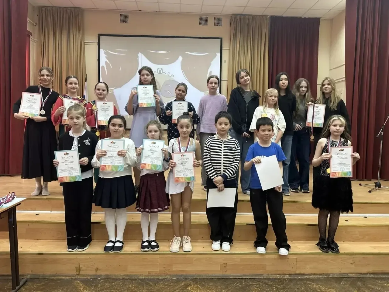 🏆 Чемпионат искусств «Будь ярким! Будь в теме!»  📍Новаторов, 34к1 📍Новаторов, 34к2  🎊В наших корпуса