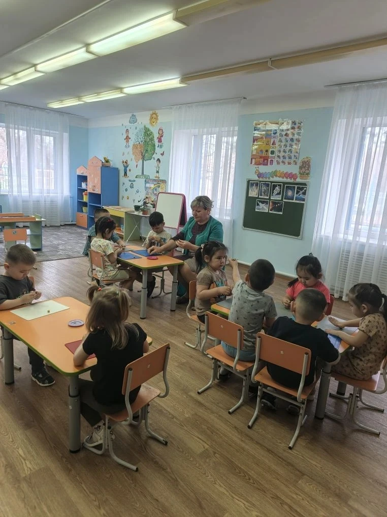 День космонавтики  в нашем детском саду !
12 апреля- особенный день: в этот день в 1961 году Юрий Га