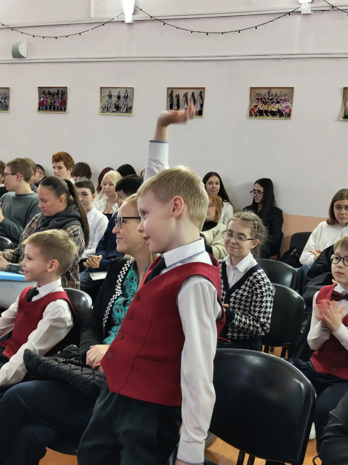 ✨ Наша школа зажигает таланты: старт конкурса «Ученик года — 2026»!  Сегодня в нашей любимой школе №