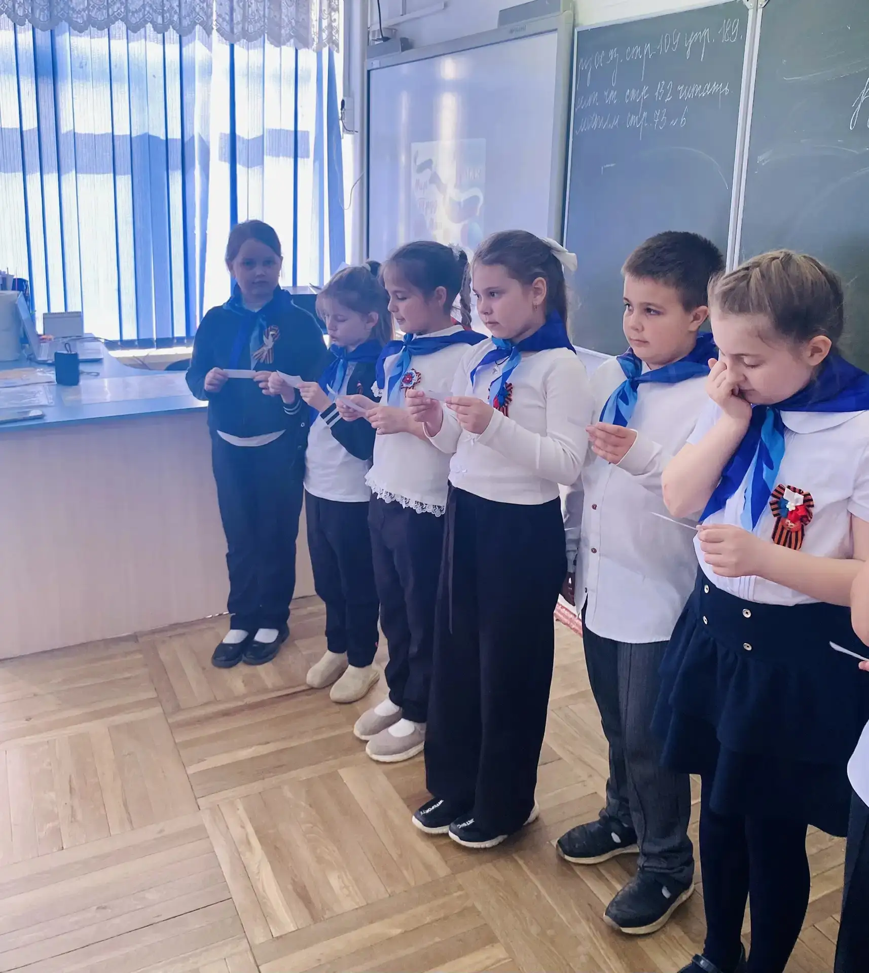 "Мир!Труд!Песни!" под таким девизом прошла увлекательная программа для Орлят России из 2А класса. По