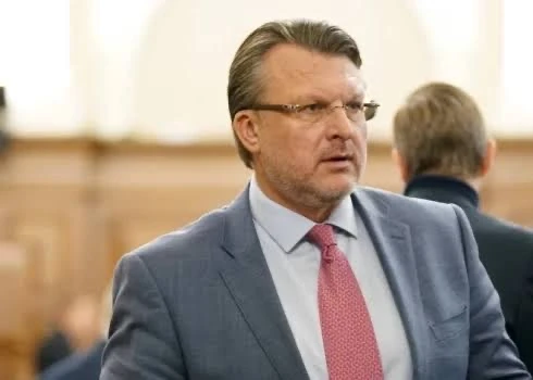 Шлесерс призвал дать российским пенсионерам спокойно умереть в Латвии