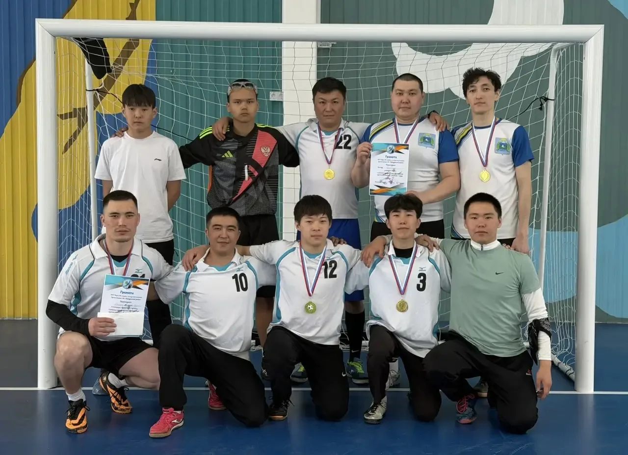 Сборная Курумканского района — чемпион межрайонного турнира по мини‑футболу! 🏆️⚽  Наша футбольная сб