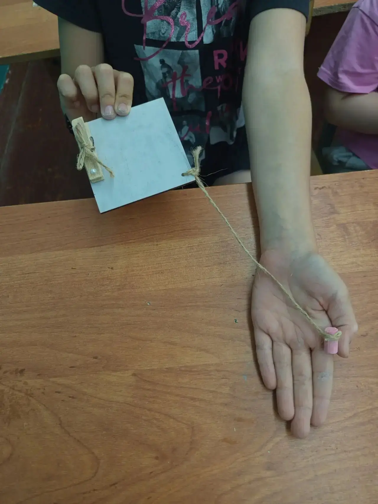 Сегодня в лагере «Дружба народов» #Школа11Кострома прошёл творческий мастер-класс: дети делали досоч