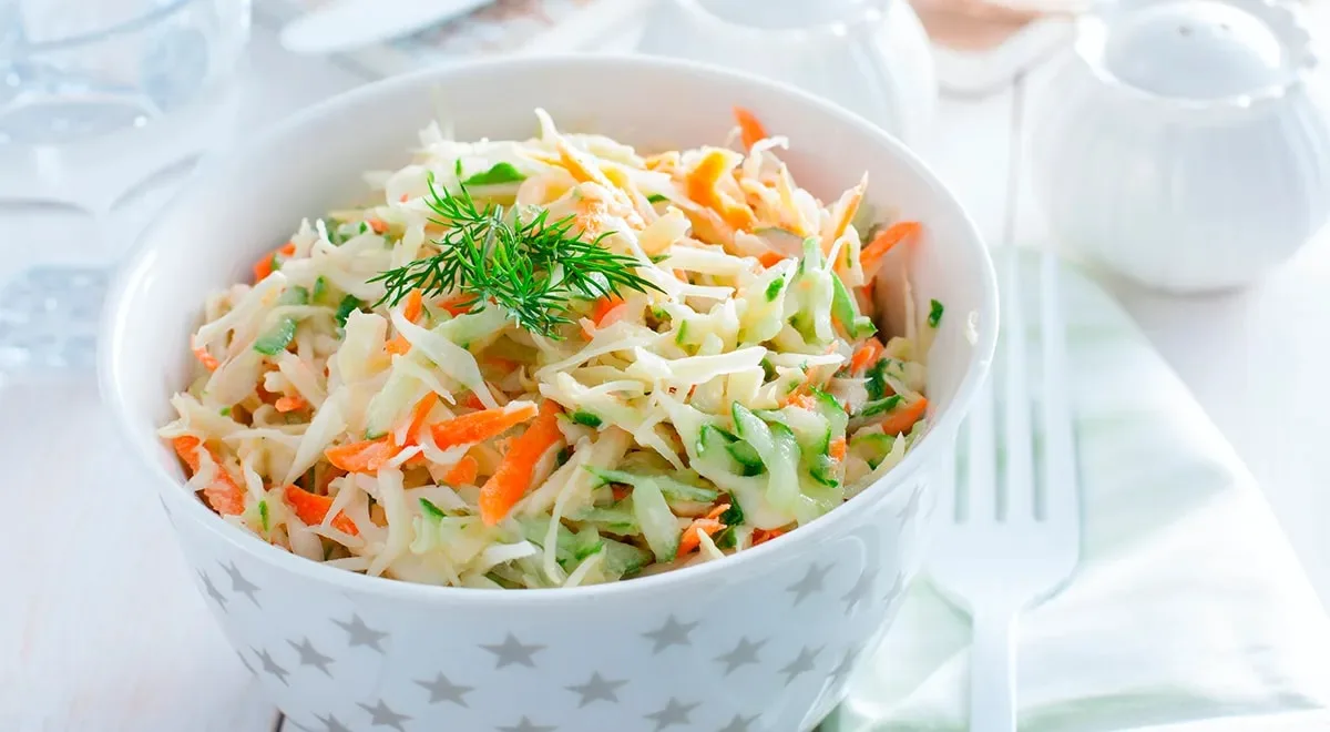 🥬 Салат с капустой, огурцом и морковью