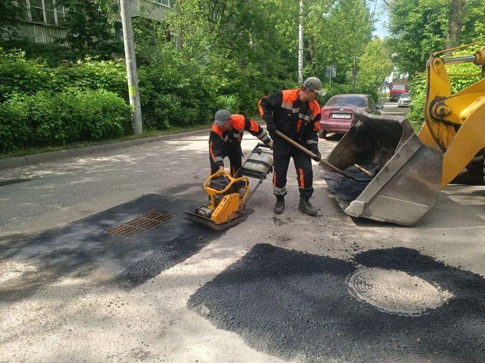 В Королёве с начала года устранили более 2600 ям на дорогах и во дворах