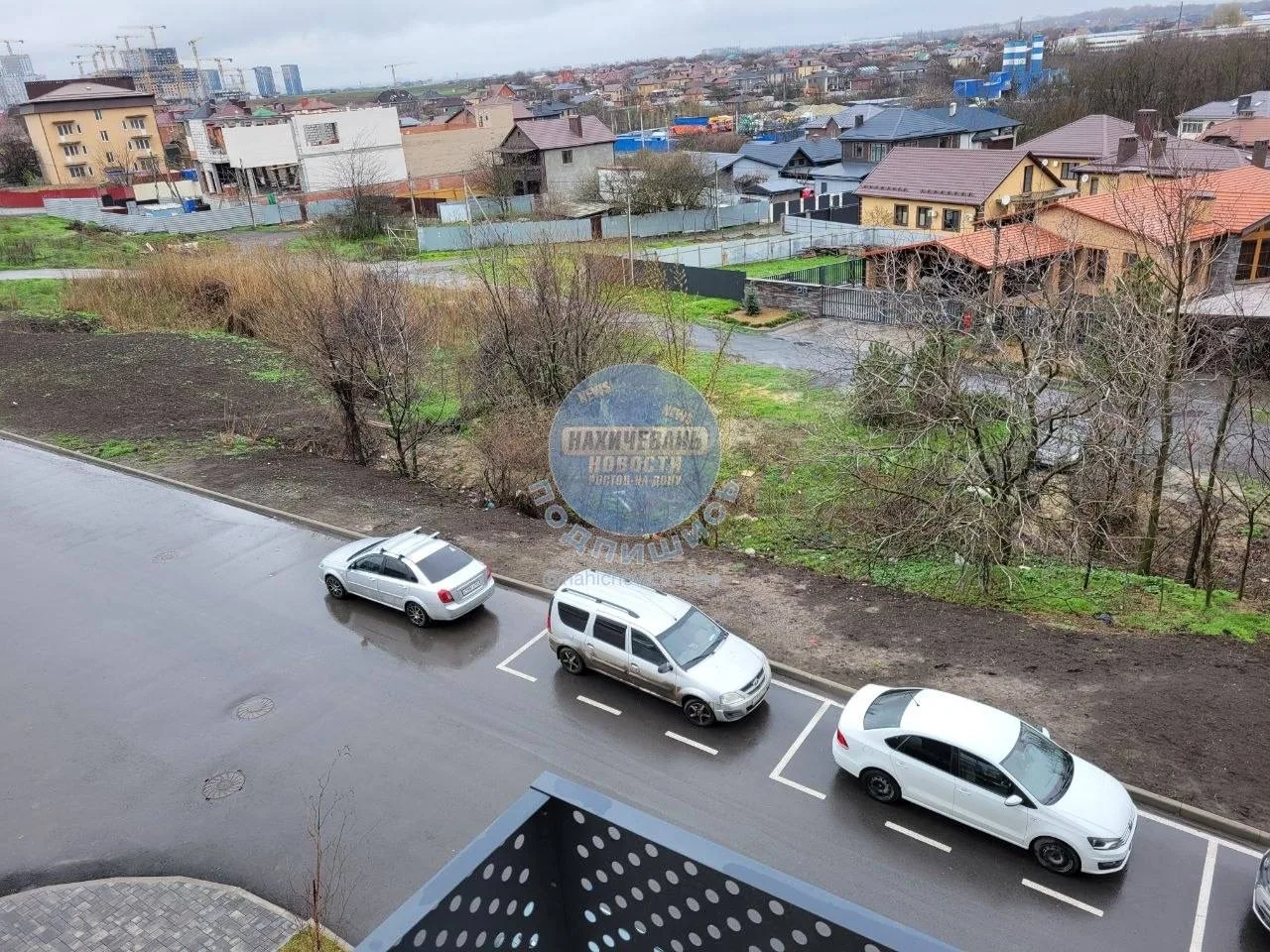 «Планируется ли убирать мусор у территории нового ЖК 61 квартал? Мусора очень много, ле...