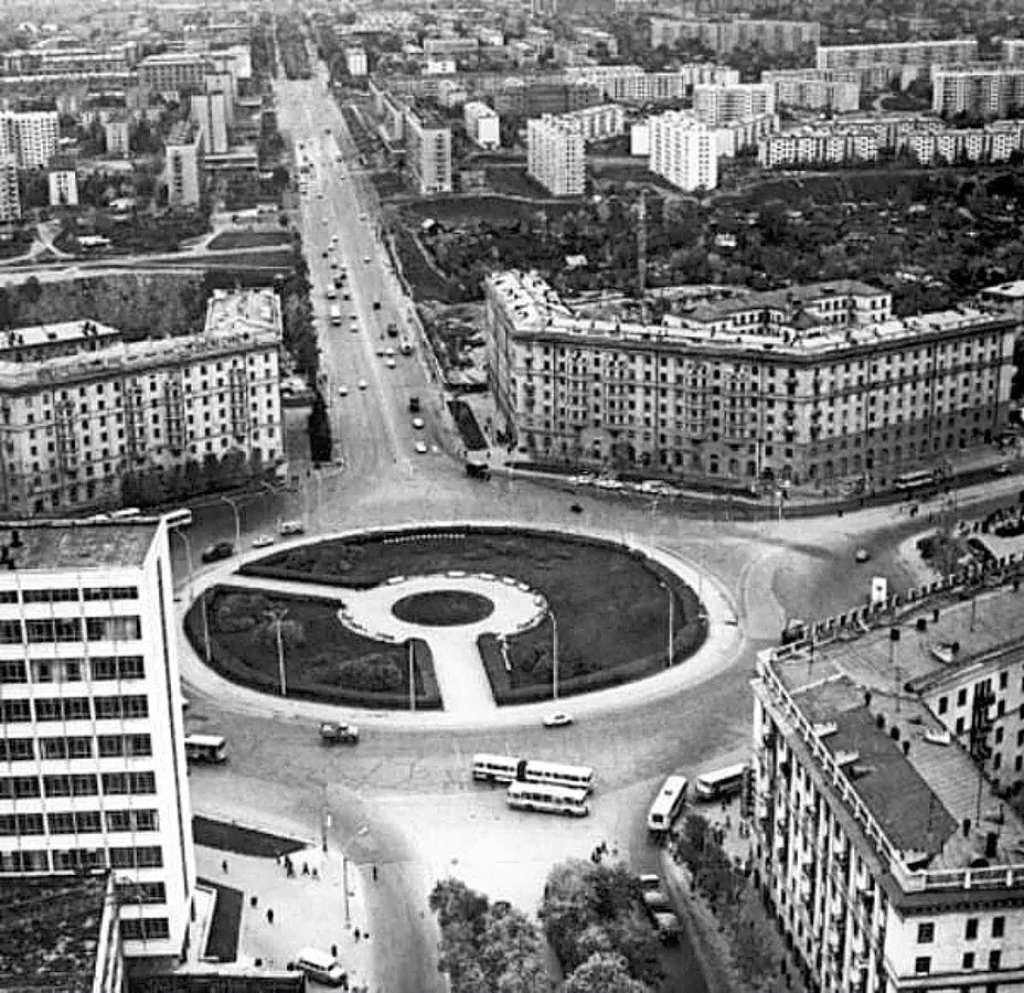 Вид на площадь Калинина и Красный проспект. /Фотохроника ТАСС/ Фото А. Поляков, 18.07.1978 год