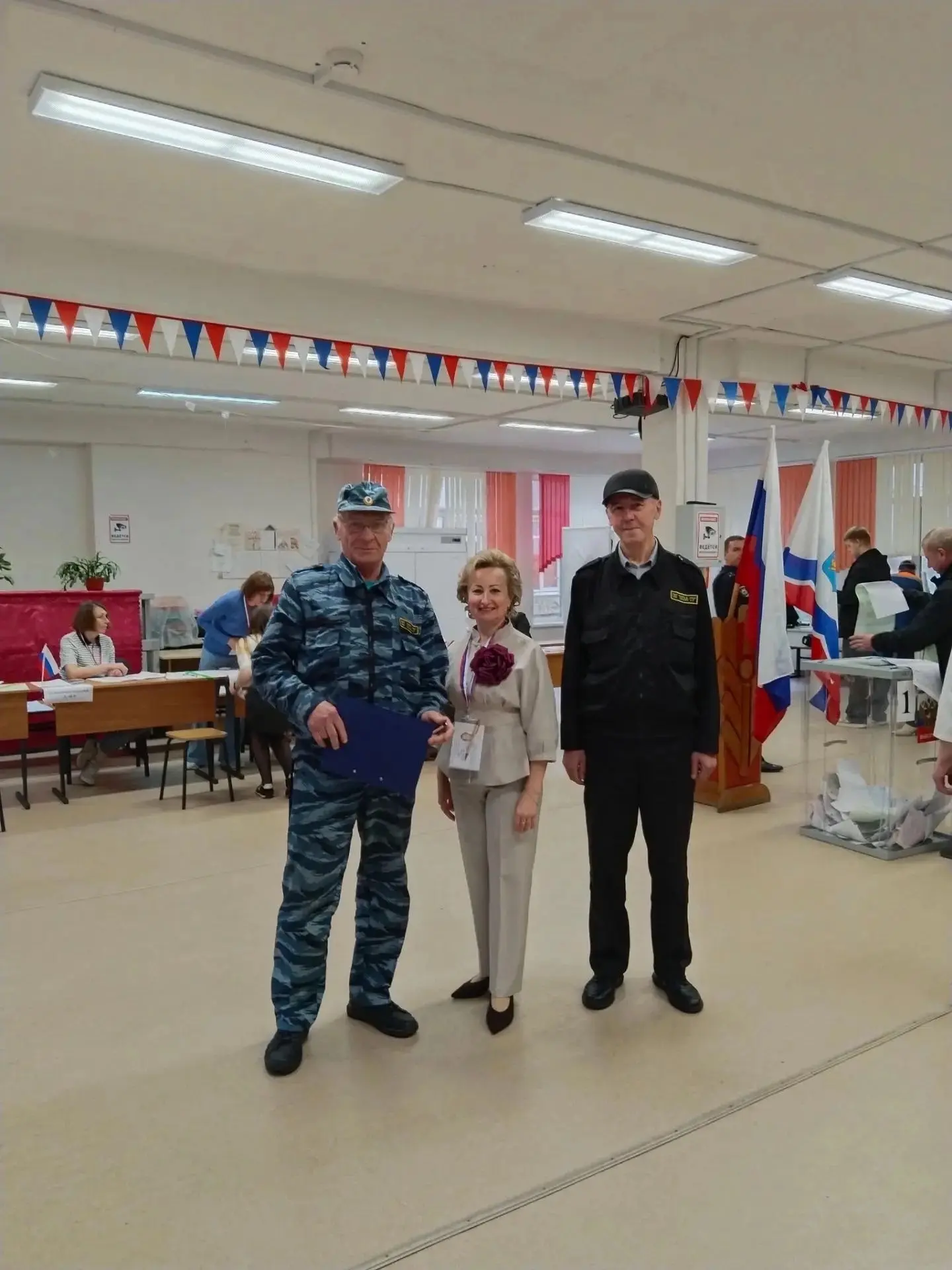 Народная дружина Тихвинского района обеспечивает правопорядок на выборах.