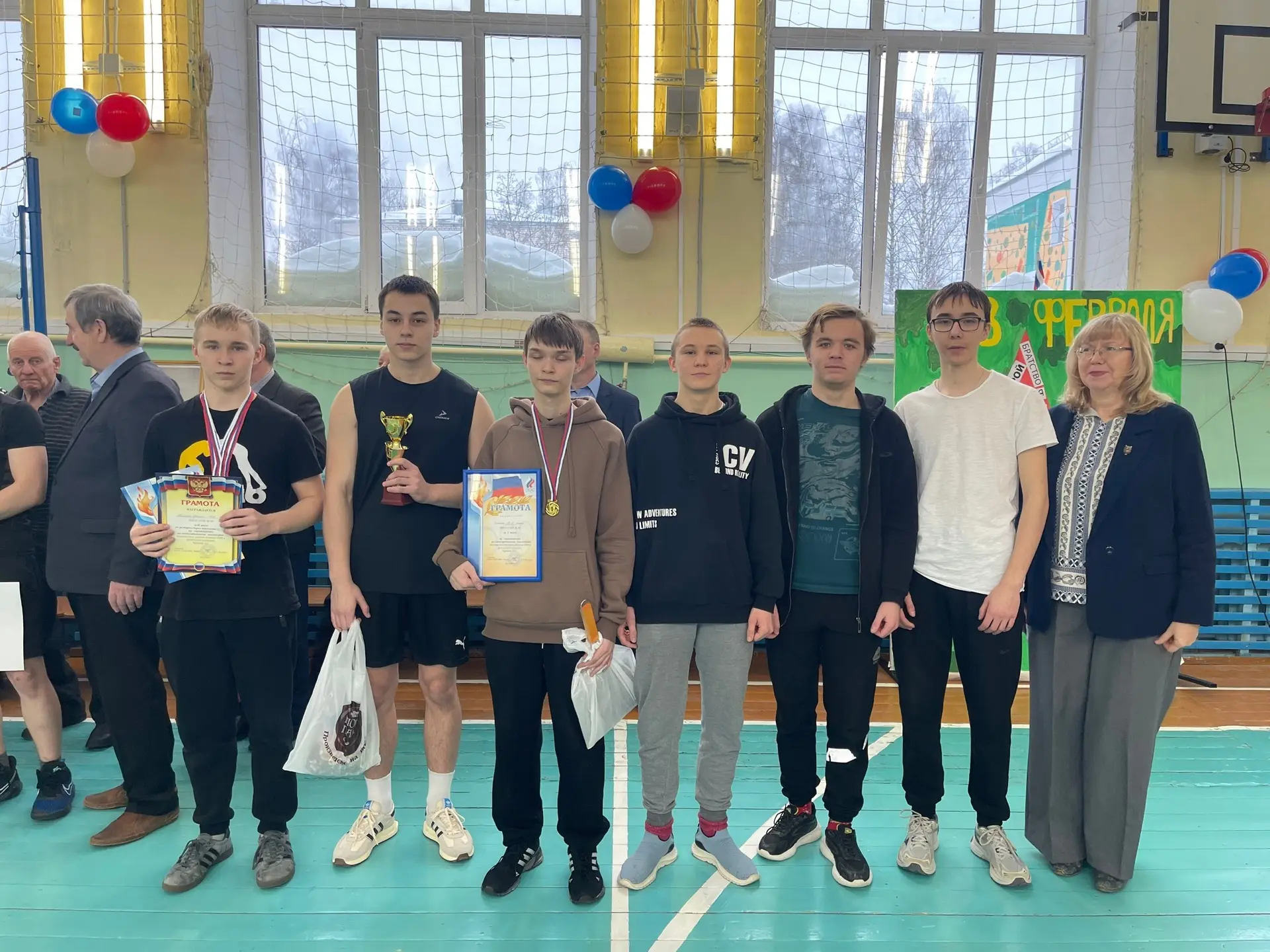 Сегодня, 20 февраля, в стенах нашей школы состоялись яркие и запоминающиеся соревнования, посвящённы
