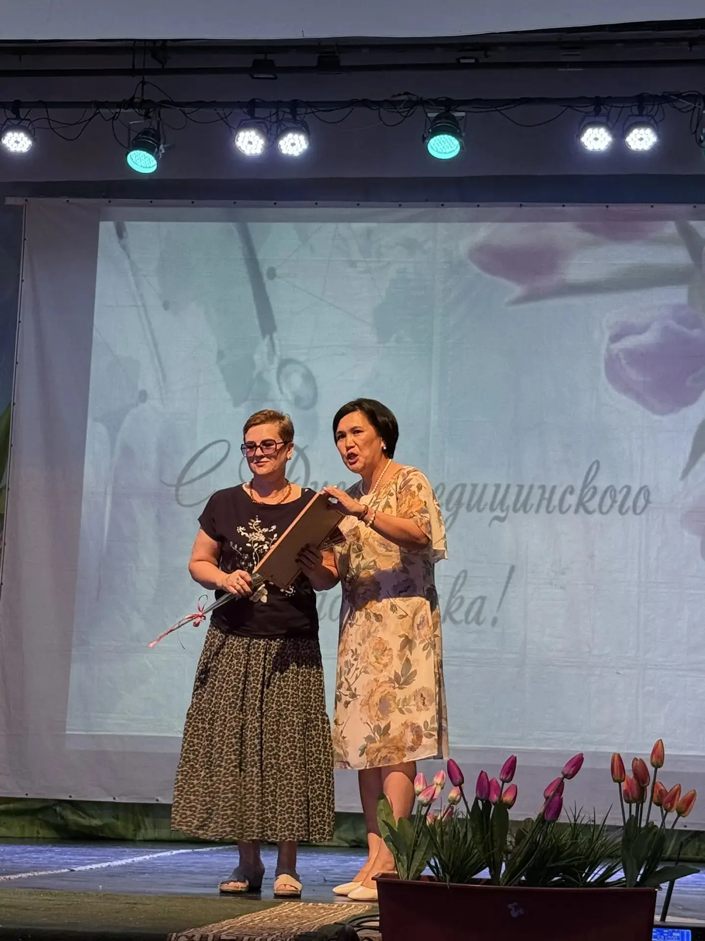 🏅Сегодня чествуют людей в белых халатах — врачей, фельдшеров, медицинских сестер и всех работников 