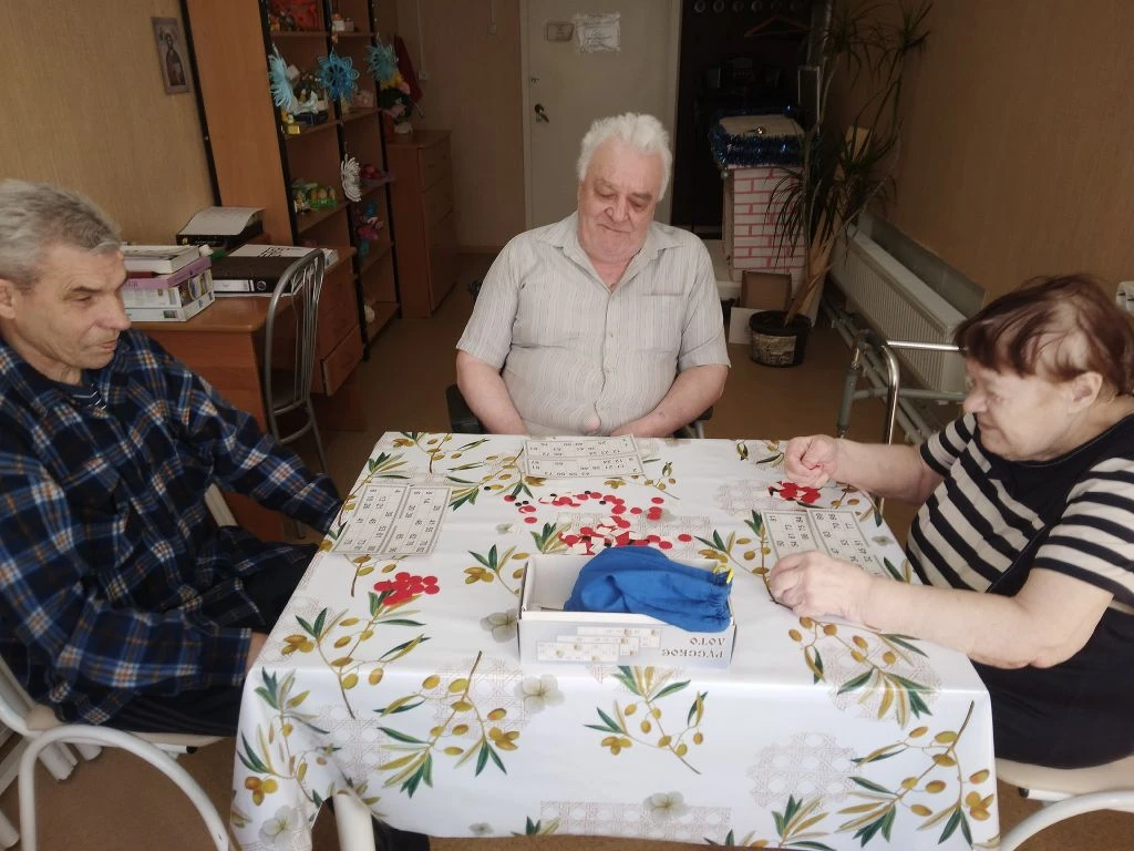 За игровым столом: Лото! 🎲😊
