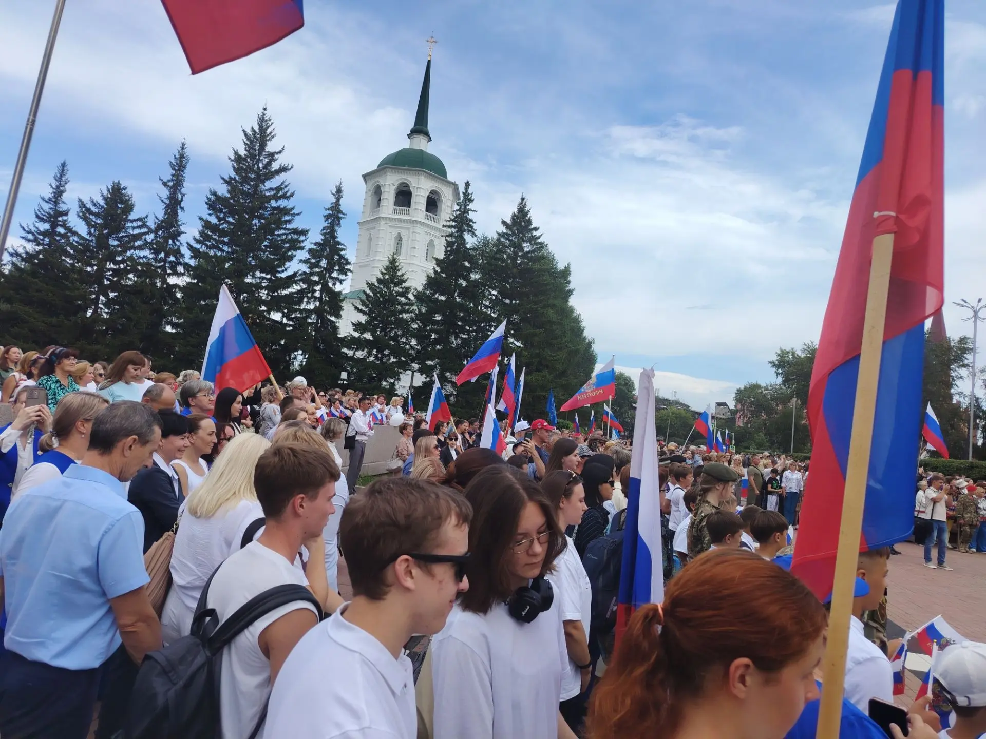 Сегодня, 20 августа  воспитатель общежития и студенты приняли участие в акции ко Дню Го...