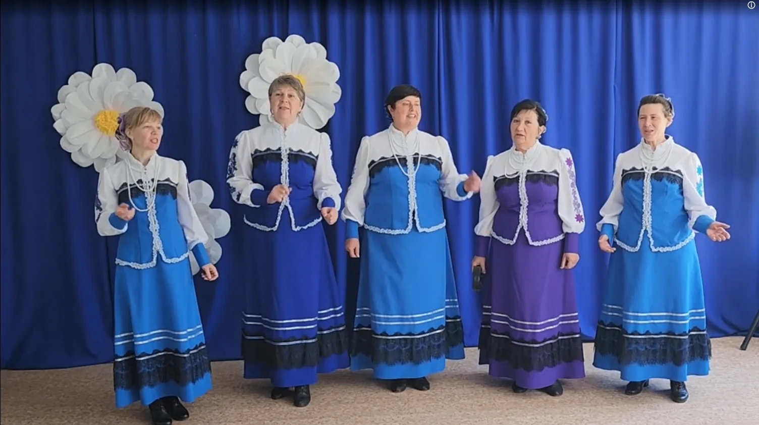 🎤 Не изменяя доброй традиции, коллективы Новосветловского районного Дома культуры активно принимают