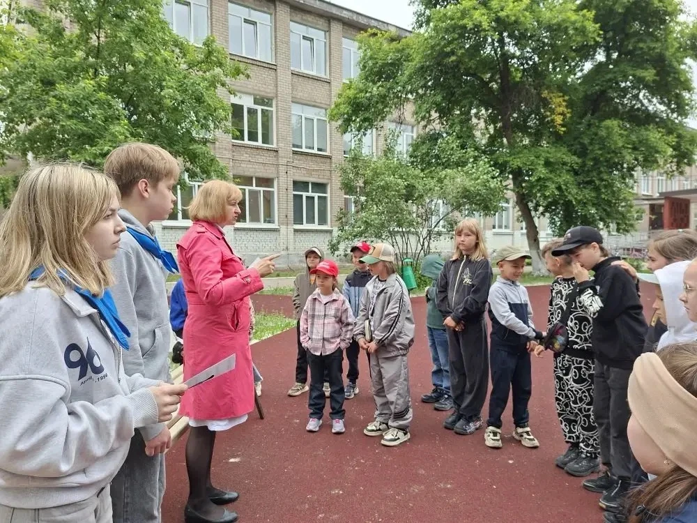 #Лето_в_лагере #День7
✅Сегодня в отрядах состоялся " Поезд безопасности".
Ребята бегали по станциям 