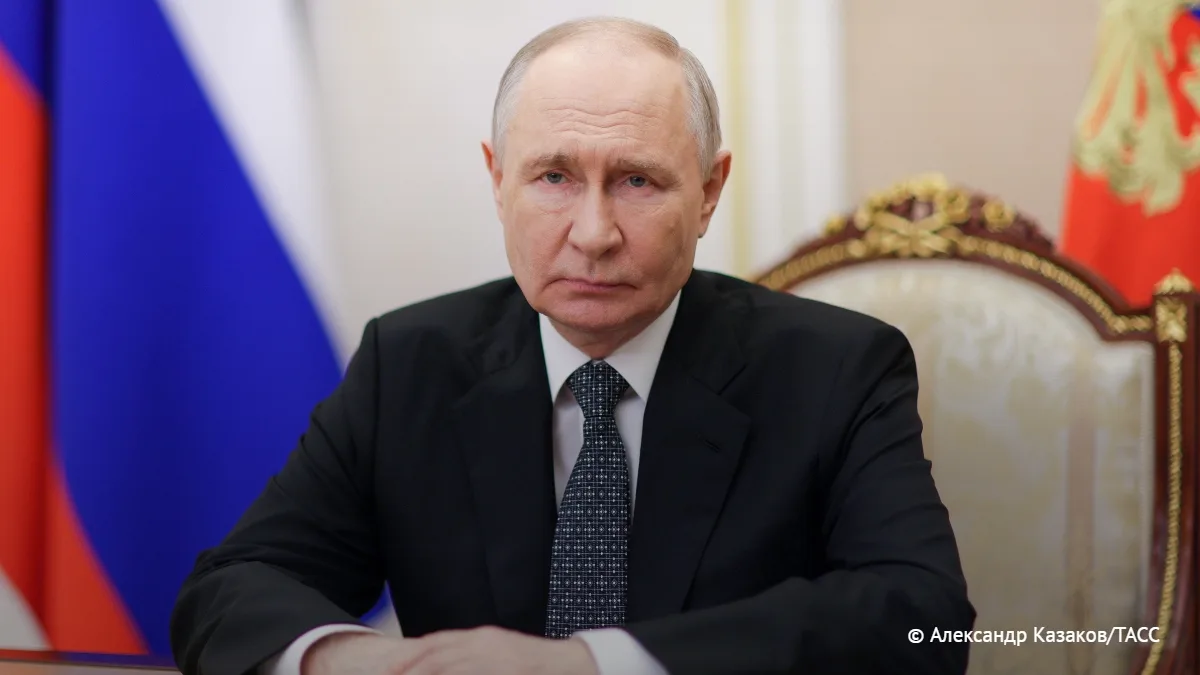 "Идет полным ходом". Путин, поздравив железнодорожников с профессиональным праздником, ...