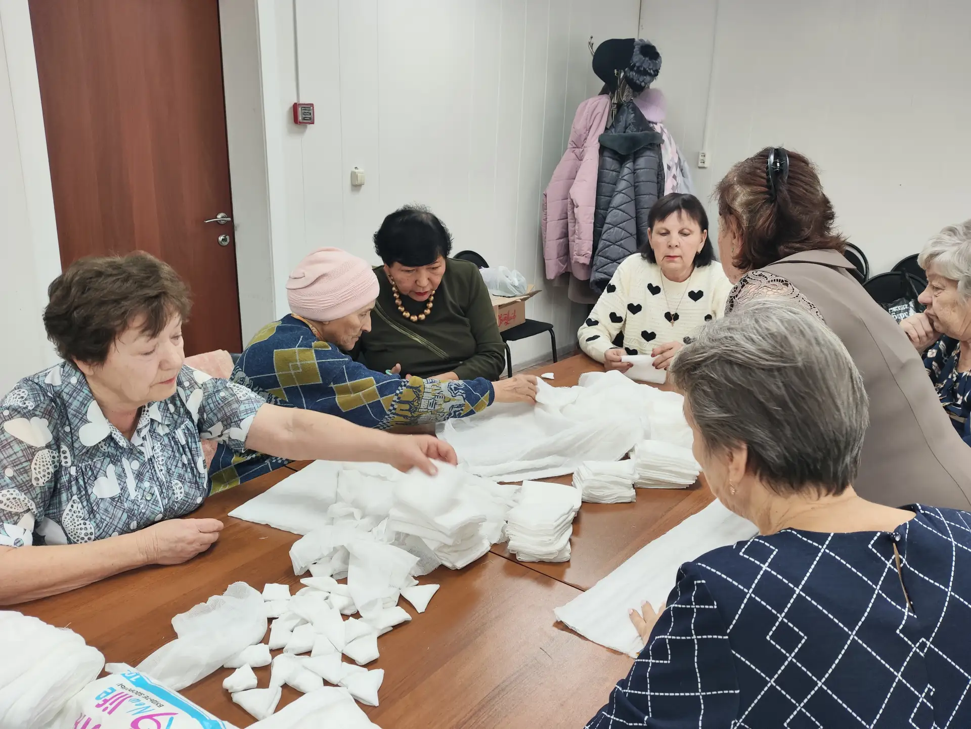 🩺 Полевому госпиталю нужен перевязочный материал  Женщины объединения «Земляки – фронту» из Качуга с