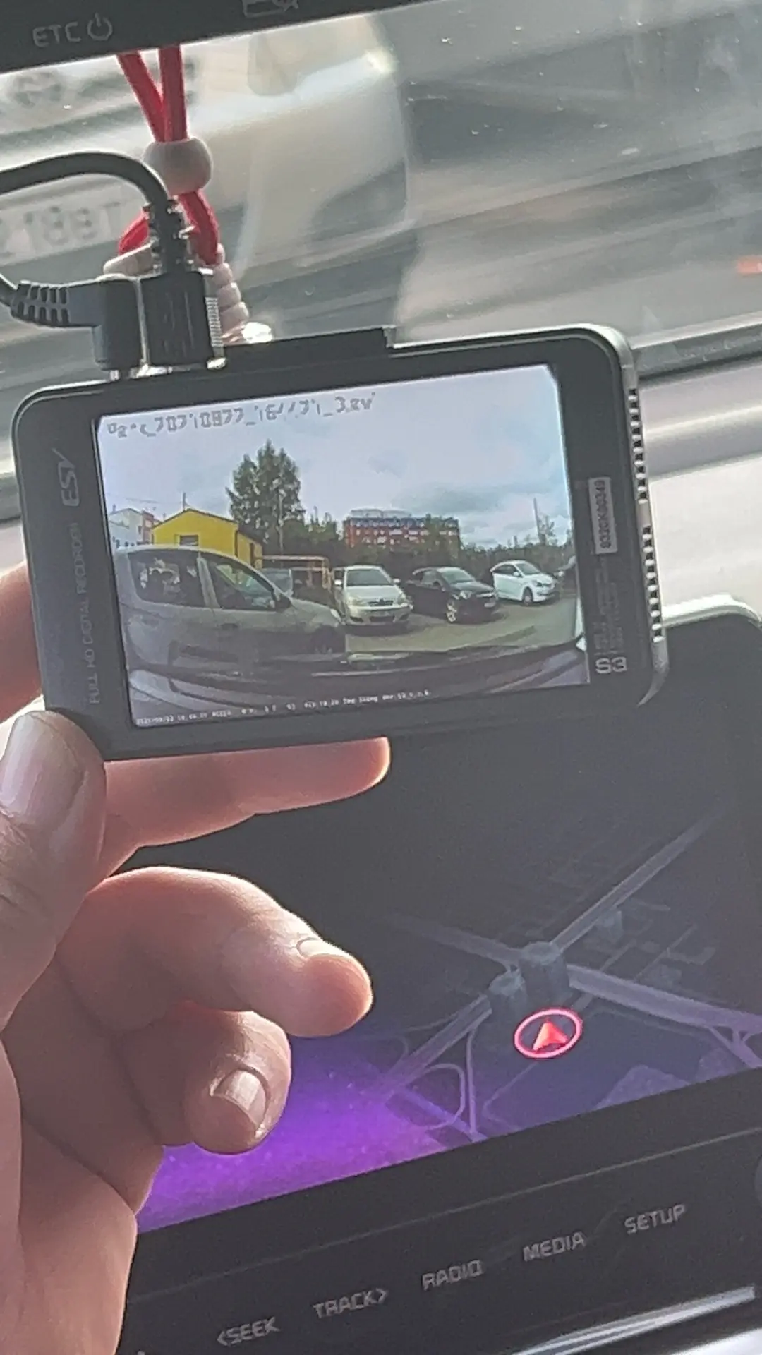 ‼️ Сегодня по адресу Космонавтов 15к1 автомобиль был поврежден — его поцарапали и уехал...