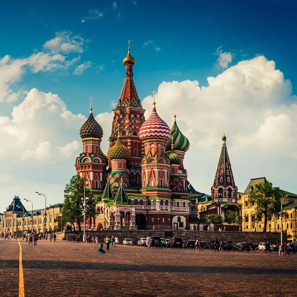 🇷🇺С Днем России, дорогие друзья!

📱Москвичъ