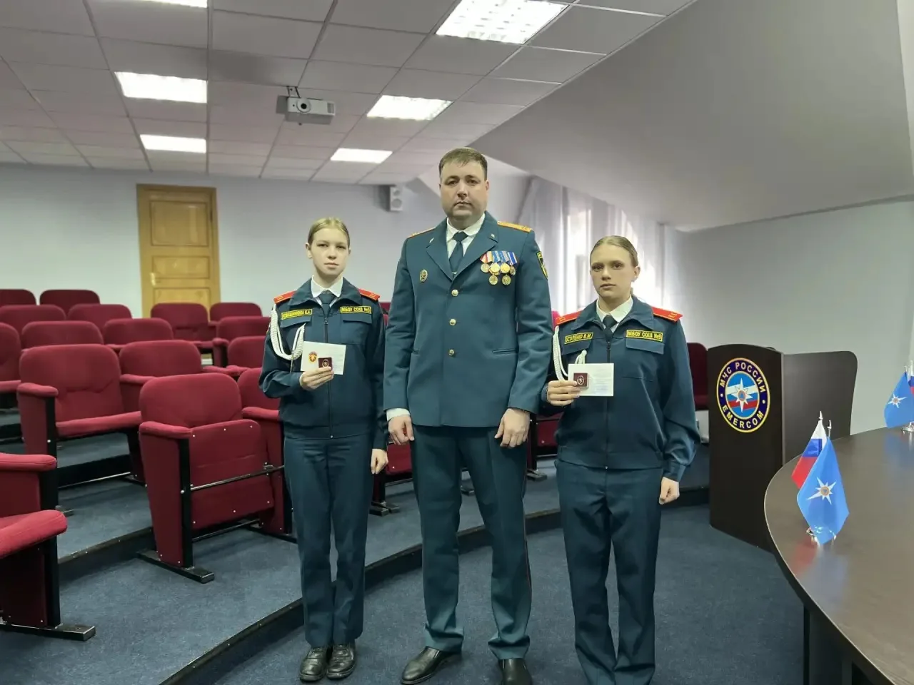 Замечательная новость: сразу двое учениц кадетского класса нашей школы — активные участницы школьног