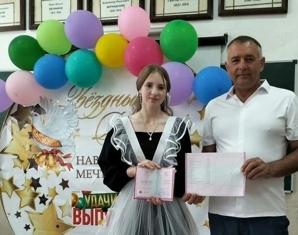 Наша школа  с огромной гордостью поздравляет своих талантливых выпускниц  9 класса, Галицыну Лиану  
