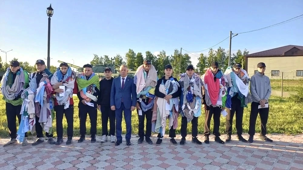Желаем успешной срочной службы нашим ребятам! ⭐️

11 новобранцев ранним утром проводили на службу в 