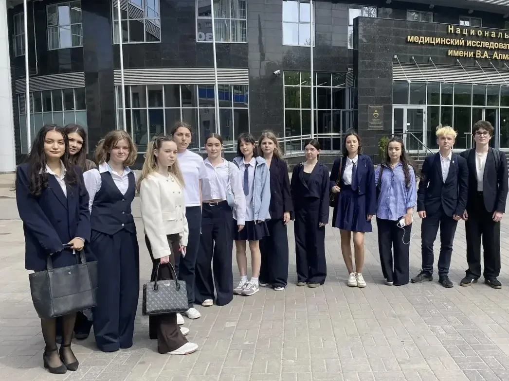 Ученики Курчатовского класса — в ведущем медицинском центре страны Ученики 10.1 Курчатовского класса