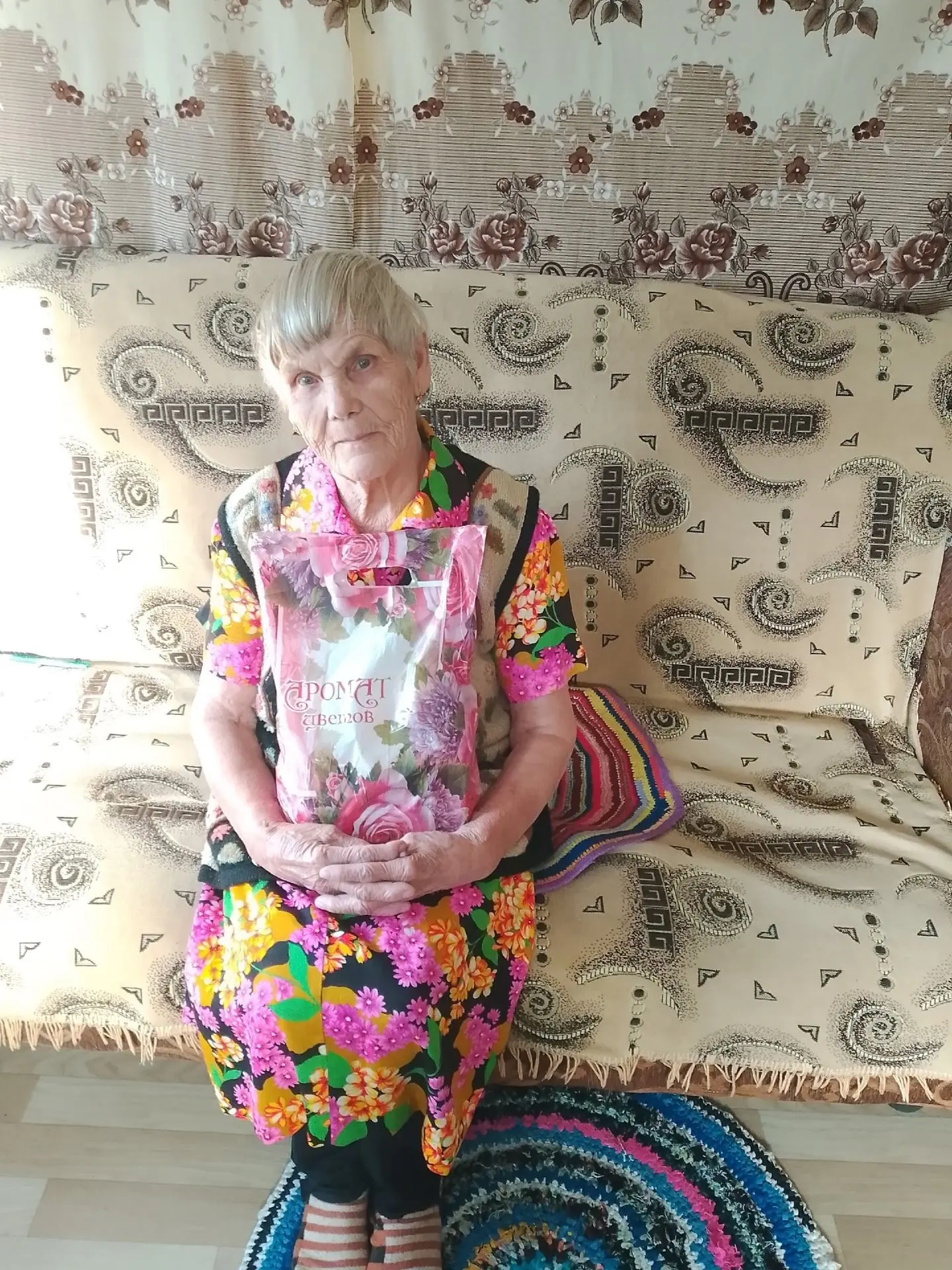 Визиты внимания к долгожителям совершили волонтёры «серебряного» возраста отряда «Искра»