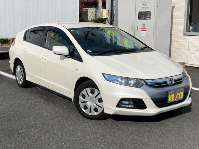 Авто под заказ из Японии 🇯🇵
🚘Honda Insight 
✅Обьем 1.3л гибрид 
✅Пробег 67.000 км
✅Оценка 4 балла