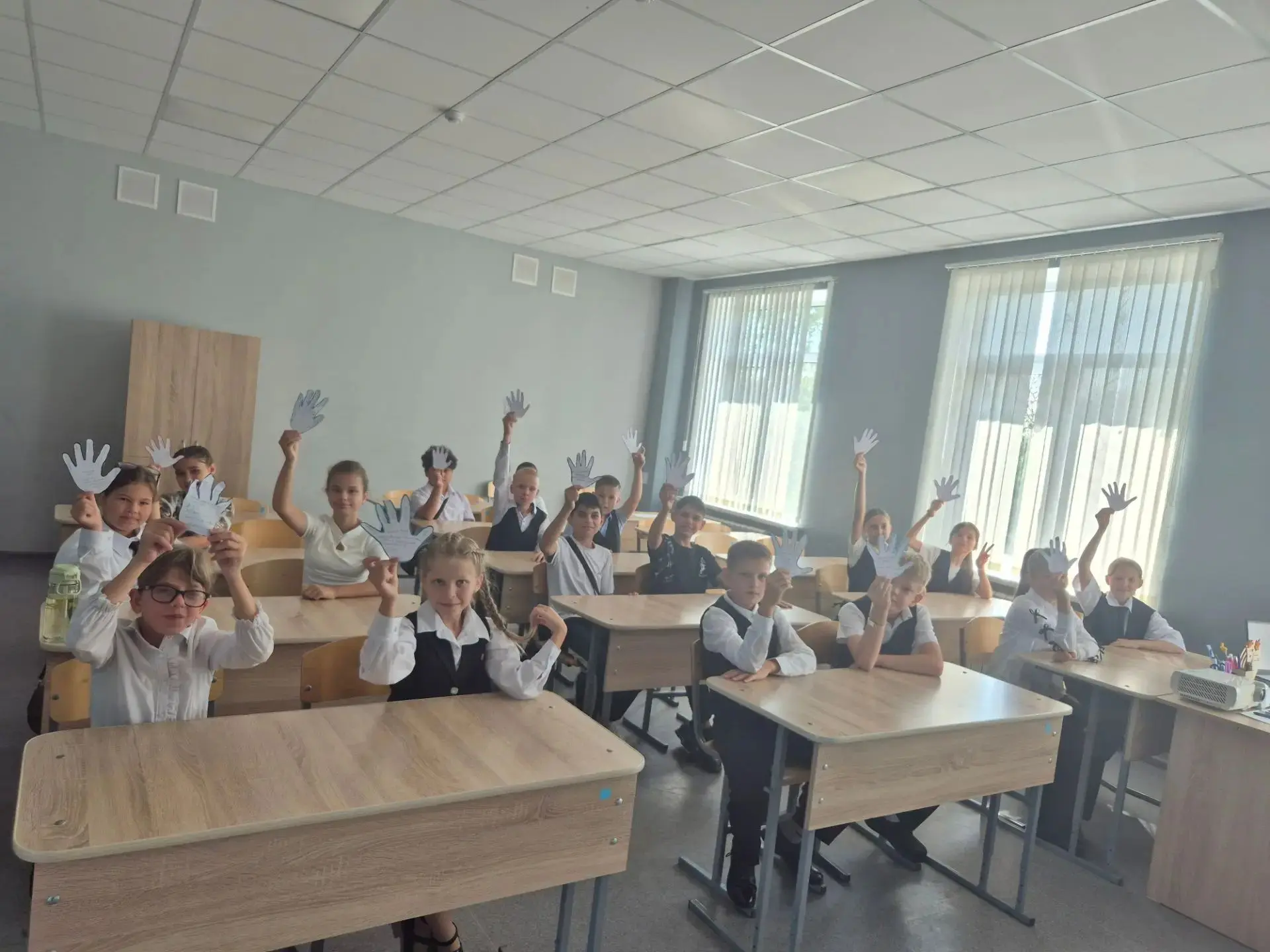 В 5 «Б» прошла акция «Ладони добра» ✋