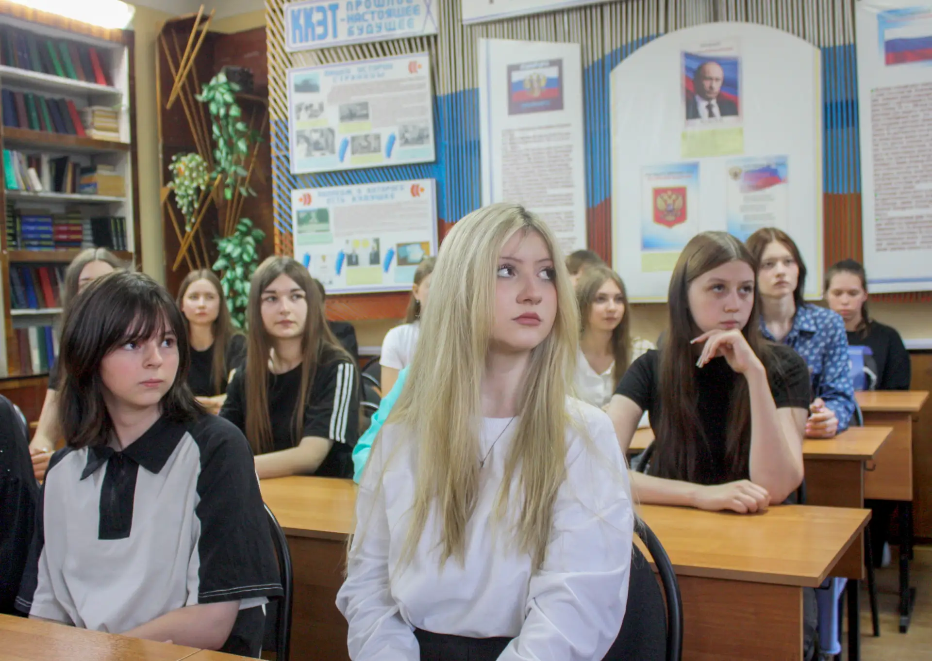 🕯️Кузнецкий колледж электронных технологий присоединился к акции «День памяти и скорби», организова
