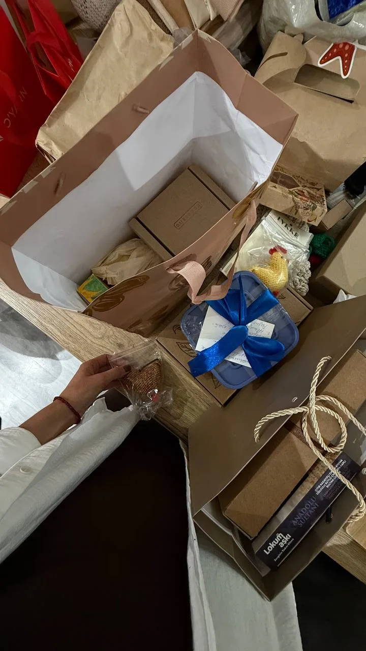 Встречаемся в эфире с распаковкой подарков через 2 минуты
https://vk.ru/tanyakurochkina.proclub