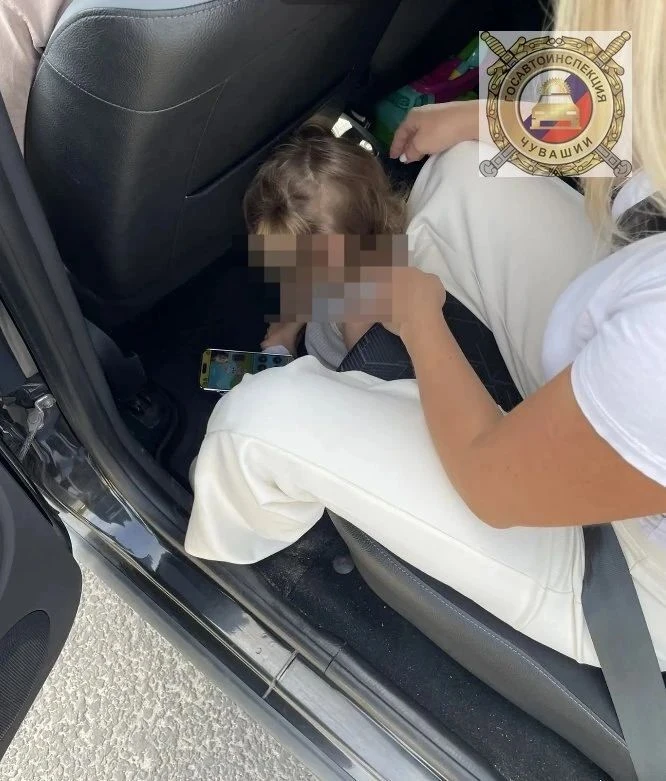 🙈 Спрятал ребёнка в ногах и включил мультики: в Чувашии водитель устроил прятки с ДПС!
