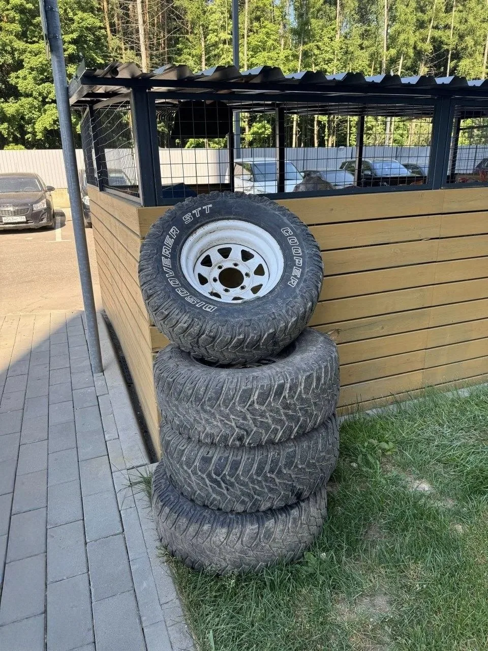 В ЖК Мытищи Парк резину выкидывают вместе с дисками😱